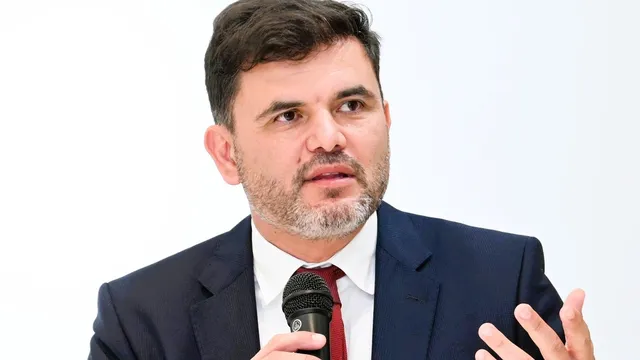 Лъчезар Богданов: Рязането на 10% от администрацията няма да реши проблема с бюджета