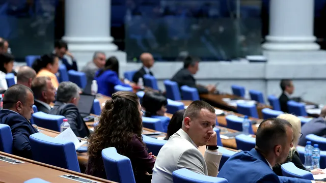 Парламентът съкрати на 48 часа срока за разглеждане на законопроекти