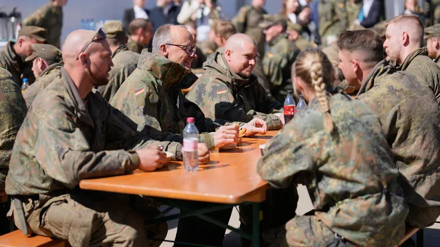 Германия въвежда задължителни военни учения за резервистите