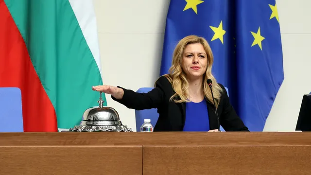 Говориха за замразяване, гласуваха увеличение: Депутатите оставиха ръста на заплатите си