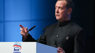 Медведев: Европа да очаква още инциденти с дронове