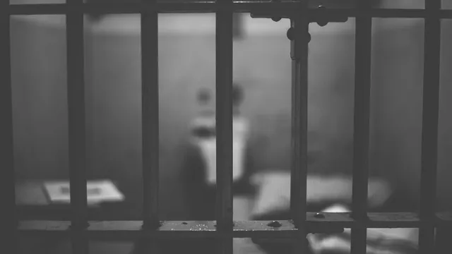 Осъдиха мъж на 18 години затвор за убийството на баща му в Димитровградско