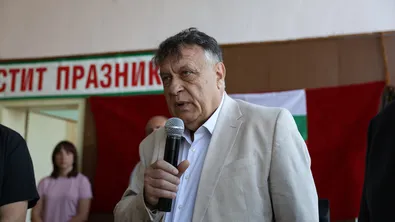 Георги Вълчев: Няма как да се справим, ако младите не виждат бъдещето си в България