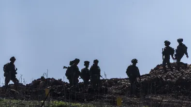 Израел превзе стратегическия замък "Бофор" при най-дълбокото си навлизане в Ливан от десетилетия