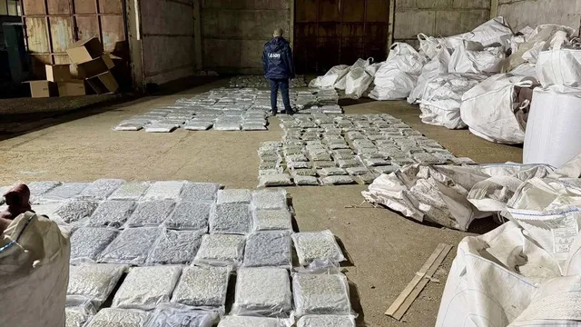 Хеликоптер без номера и дрога за милиони: Разкриха наркобаза в Ямболско