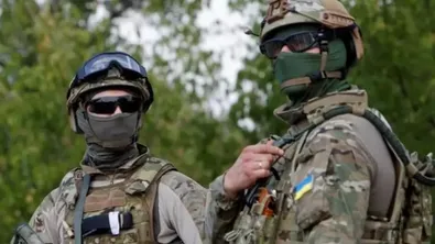 ЕС обмисля дали да не изключи мъжете "във военна възраст" от защитата за украинците
