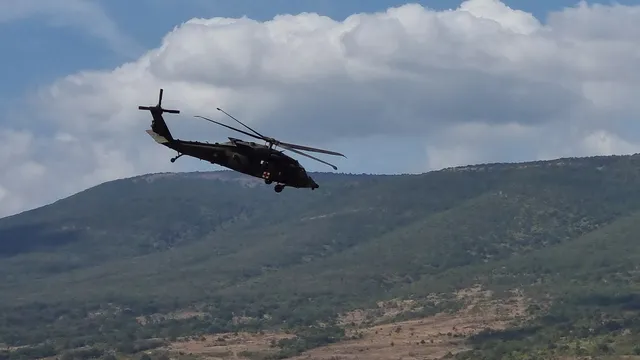 Военни хеликоптери на САЩ прелитат над България