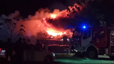 Мъж подпали фургон с наркотици в Бургаско, в него имало жена