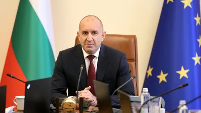 Румен Радев: Обсъждаме смяна на Румен Спецов като особен управител на "Лукойл"