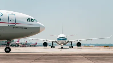 Пътник опита да внесе 500 000 евро в брой на летището в Атина