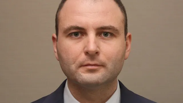 Кой е Евгени Симеонов - новият особен търговски управител на „Лукойл”