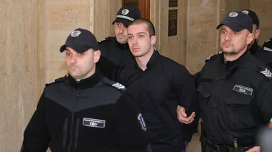 Въпреки наглостта на бащата съдът остави Никола Бургазлиев в ареста