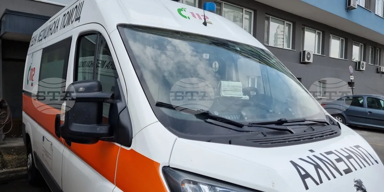 Човек е загинал, а 25 души са ранени в катастрофа в София