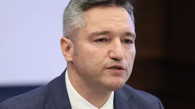 Кристиан Вигенин тръгва на битка в Европарламента срещу прикрепените капачки на пластмасовите бутилки