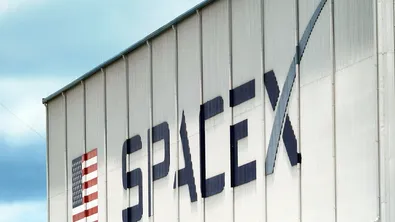 SpaceX ще наеме изкуствения интелект на Google за 920 милиона долара на месец