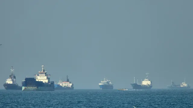 Иран разработва нормативна рамка за таксуване на корабите в Ормузкия проток