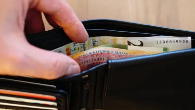 Нови правила в ЕС ни дават право да знаем колко печелят колегите ни