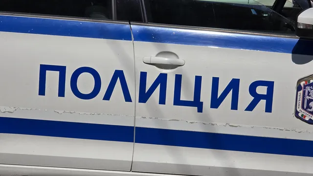 Откриха тяло на мъж пред блок в Кърджали