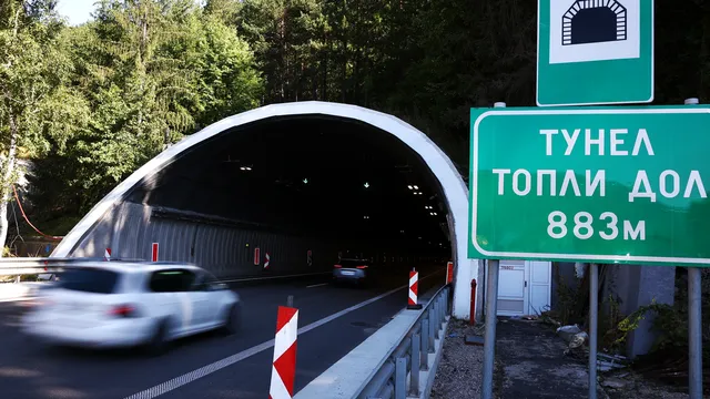 Разлив на гориво: Частично ограничено е движението в тунел "Топли дол"