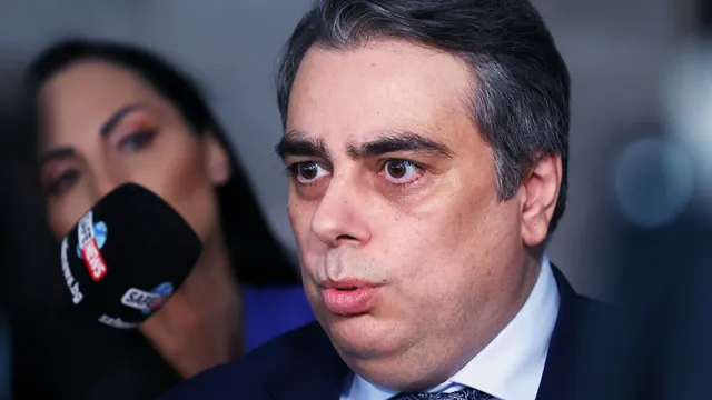 Асен Василев за кабинета "Радев": Или не са готови, или не могат...