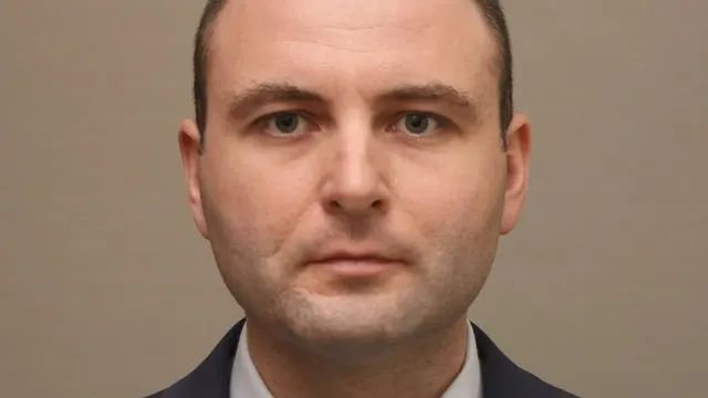 Официално: Кабинетът представи новия търговски управител на „Лукойл“