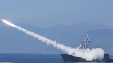 Тайван репетира война с Китай: Ракети и артилерия спираха десант по крайбрежието
