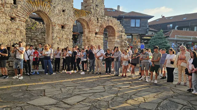 С химна, стихове на Вазов и гайда Изпълнителната агенция за българите в чужбина откри "Юнашки игри" в Несебър