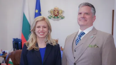 Михаела Доцова разговаря с временно управляващия посолството на САЩ за отпадането на визите
