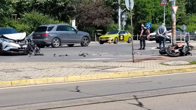 Моторист пострада тежко при катастрофа в София
