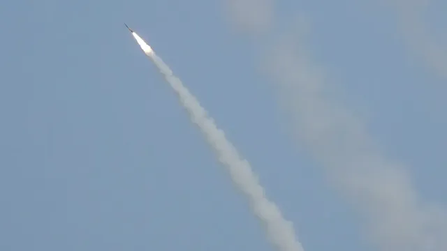 ПВО на Кувейт се задейства срещу ирански ракети