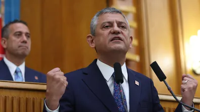 Оставки в турската опозиция налагат свикването на извънреден конгрес