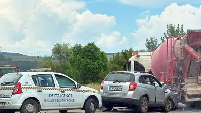 Жена пострада при катастрофа с бетоновоз край Костинброд