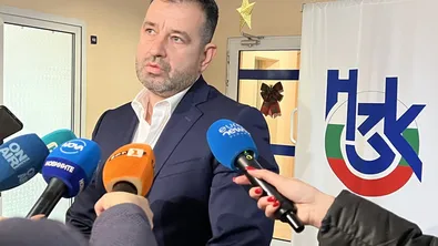След оставката от НЗОК: Мавров отрече да е готвен за министерски пост