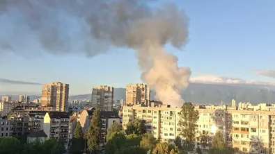 Голям пожар в столичния кв. „Надежда“ (ВИДЕО)
