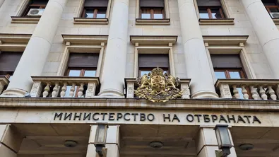 В системата на Министерството на отбраната работят 3495 души, навършили пенсионна възраст