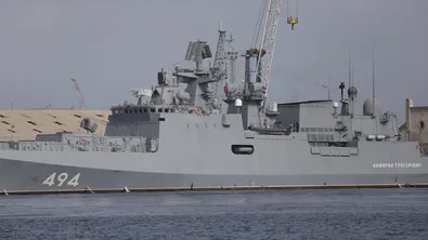 Руска фрегата произвела предупредителни изстрели по яхта в Ламашна