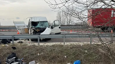 След смъртта на 77-годишен мъж край Чирпан: Полицията издирва избягалия шофьор