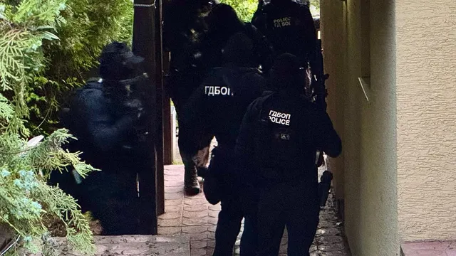 До 10 000 евро на човек: Разбиха ОПГ за трафик на мигранти