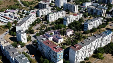 Правителството обсъжда по-висок данък за собствениците на повече от едно жилище