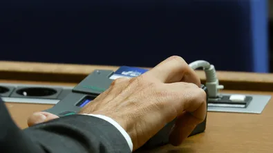 С подкрепата на ПБ и ДПС: Парламентът одобри вдигането на тавана на дълга с до 3,8 млрд. евро
