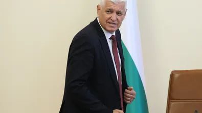 Димитър Стоянов пред НАТО: България ще увеличи разходите за отбрана до 5% от БВП