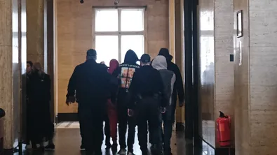 СГС остави в ареста осемте обвиняеми за трафик на мигранти