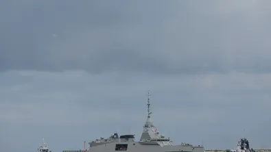 Нидерландия праща военна фрегата към Ормузкия проток