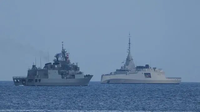 Нидерландия праща военна фрегата към Ормузкия проток