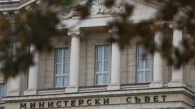 Тристранният съвет обсъжда промени в майчинството и правата на работещите