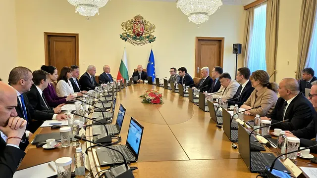 Кабинетът ще бистри размера на социалната пенсия за старост