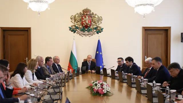 Бюджет 2026: Държавните служители ще започнат да плащат осигуровките си