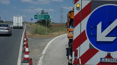 В тежко състояние остава жената, пострадала при катастрофата с три жертви на "Тракия"