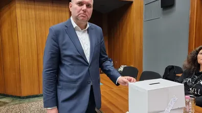 ДБ за бюджета: Директно в кошчето!