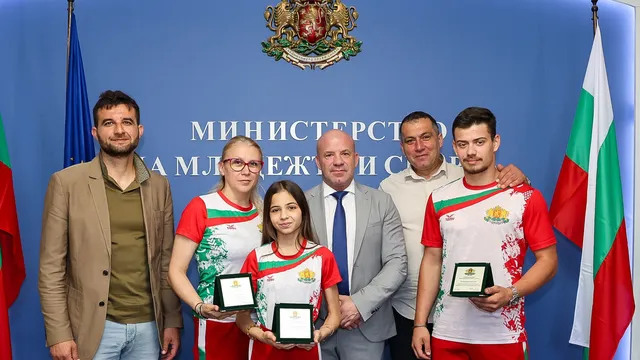 Керязов награди бронзовите герои от Световната купа в Бургас